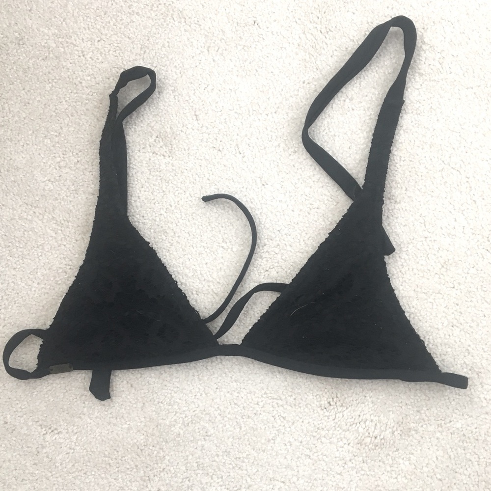 Roxy bikini, black with lace like detail, ties